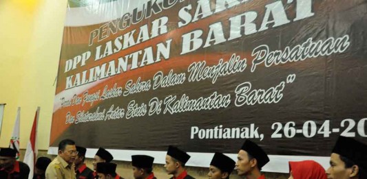 Laskar Sakera Kalbar Dikukuhkan, Pesan Cornelis, Jangan Berkelahi Kayak Dulu