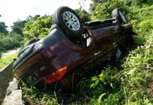 Mobil Anggota Dewan Terbalik