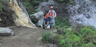 Berbagi, Mencari Tahu Kerasnya Hidup di Ijen