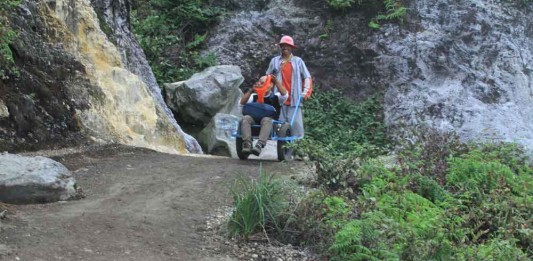 Berbagi, Mencari Tahu Kerasnya Hidup di Ijen