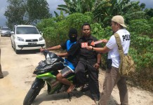 Tri Injak-injak Tubuh Nira yang Sedang Hamil 3 Bulan