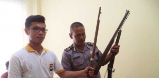 Aciang Serahkan Tiga Senpi-nya