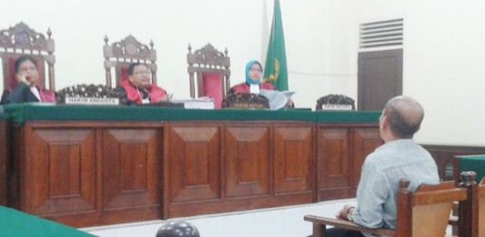 Vonis Politik pun Jatuh ke Candi