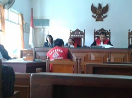 Makelar Divonis 1,3 Tahun