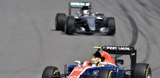 Rosberg Dominan, Rio Out