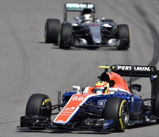 Rosberg Dominan, Rio Out