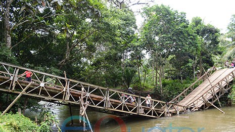 Pemkab Sintang Didesak Perbaiki Jembatan Bailey