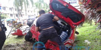 Dipepet, Banting Setir Nyungsep di Selokan