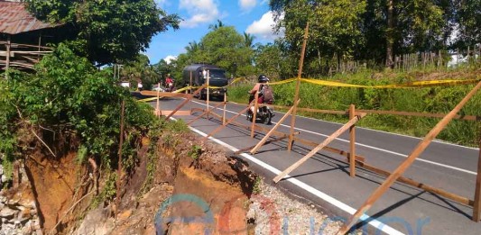 Banjir dan Longsor Terjang Mandor