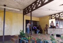 Empat Honorer Segel Kantor Camat