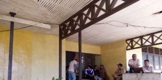 Empat Honorer Segel Kantor Camat