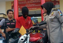 Pemuda Bertato “Senggol Bacok” Menyerah di Tangan Warga