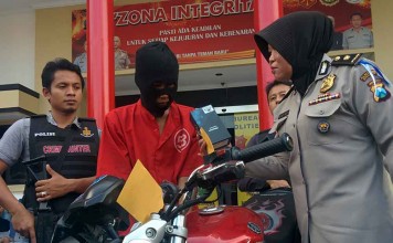 Pemuda Bertato “Senggol Bacok” Menyerah di Tangan Warga