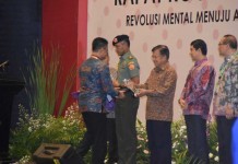 Wakil Presiden Serahkan Penghargaan TOP 35