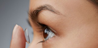 Tips Aman Memakai Lensa Kontak
