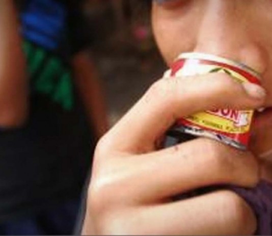 Mabuk Lem 4 Bocah Ditangkap