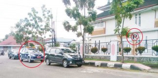 Tukang Kempis Ban Mobil Malah Langgar Aturan