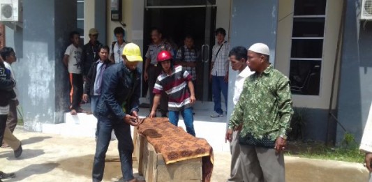 BPMPD Kubu Raya Dibawakan Peti Mati