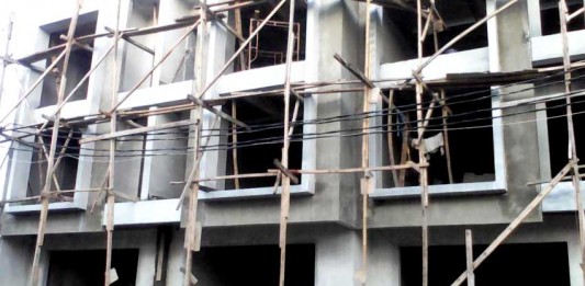 Bangunan Tabrak Aturan, Laporkan Secara Online