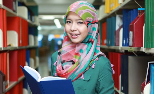 4 Kriteria Jilbab Disebut Syar’i