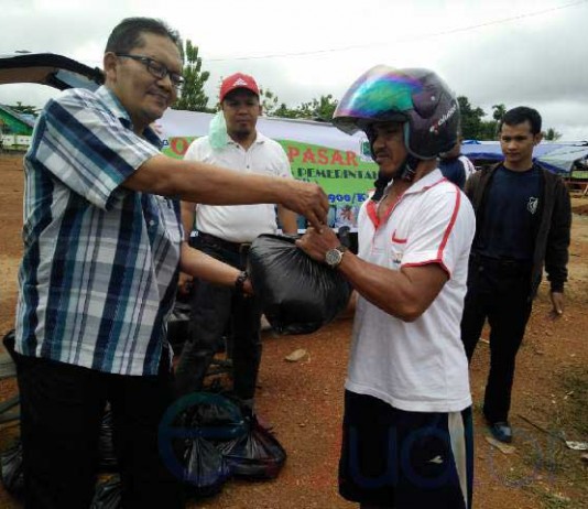 Bulog Putussibau Gelar Operasi Pasar, 1 Ton Beras Dijual Murah