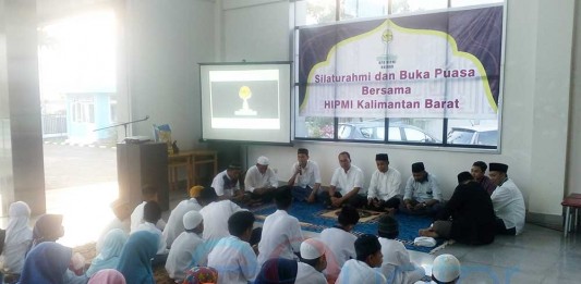 HIPMI Kalbar Berbagi, Buka Puasa Bersama Anak Panti Asuhan