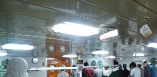 KM Bukit Raya Masih Kandas, Sambut Ramadan Saat Proses Evakuasi