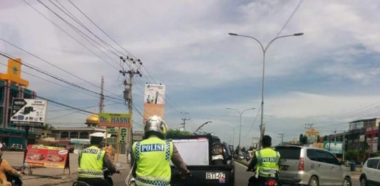 Kendarai Motor Tak Pakai Helm