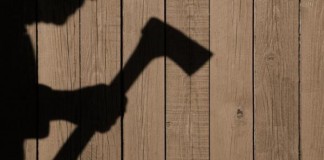 Usai Makan Siang, Kepala Ibu Kandung Dikampak