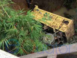 Diduga Remnya Blong, Truk Masuk Jurang