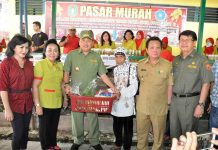 Pasar Murah PKK Kalbar Diserbu Warga Landak