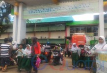 Telepon ke Puluhan Ortu SD Mujahidin, Puluhan Murid Jatuh Dari Lantai 3