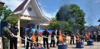 KPPBC TMP C Sintete Musnahkan Rokok dan Miras