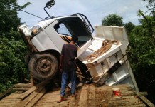 Kecewa, Suami Tak Bisa Belikan Rumah