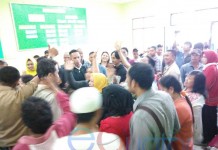 Puluhan Pedagang Pasar Asahan Demo Disperindagkop