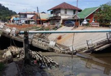 Jelang Ramadan, Jembatan Utama Pemangkat Ambruk