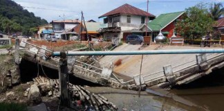 Jelang Ramadan, Jembatan Utama Pemangkat Ambruk