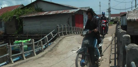 Alamak, Jembatan di Pasar Kakap Nyaris Roboh