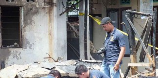 Tim Puslabfor Mabes Polri Ambil Sampel Kebakaran