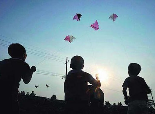 Sudah Banyak Makan Korban, Perwa Larangan Bermain Layangan Segera Diterbitkan