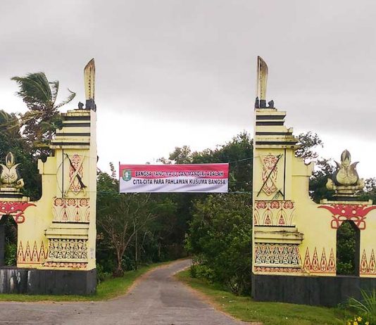 Warga Diminta Pasang Bendera Setengah Tiang