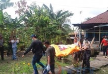 Wanita 50 Tahun Membusuk di Parit Tengkorak