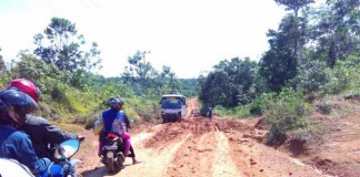 Miring-miring Mobil Kalau Melintasi