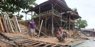 Nafkah Lebaran Disapu Ombak Pasir Panjang