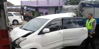 Rem Rusak Tronton Gencet Xenia