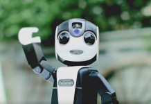 Ponsel Pintar Robot RoBoHon