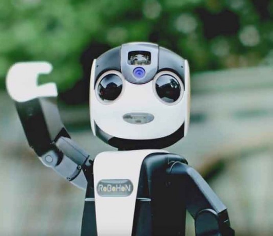 Ponsel Pintar Robot RoBoHon