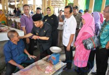 Bupati-Wabup Sambas Sidak Pasar, Kenaikan Harga Jangan Keterlaluan