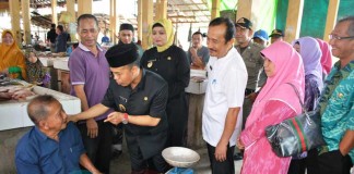 Bupati-Wabup Sambas Sidak Pasar, Kenaikan Harga Jangan Keterlaluan