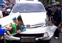 Polantas Tembak Pengendara Mobil